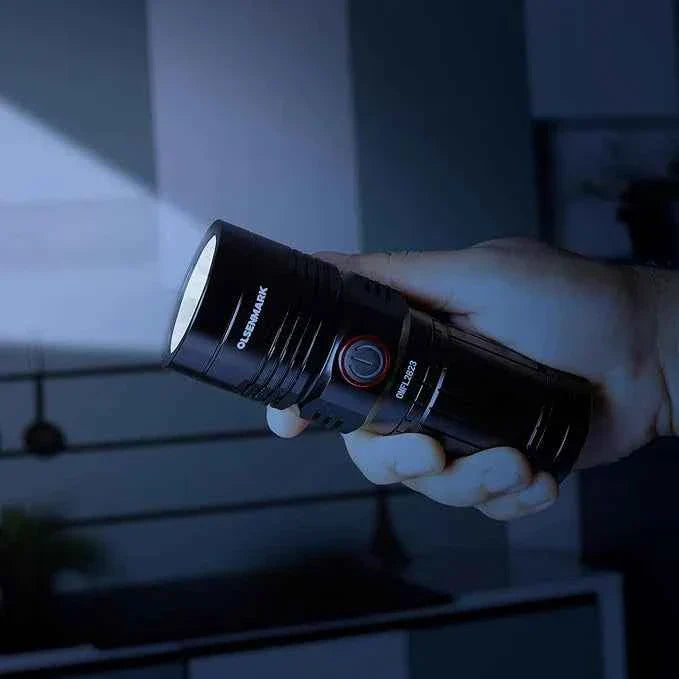 كشاف LED صغير قابل لإعادة الشحن ©