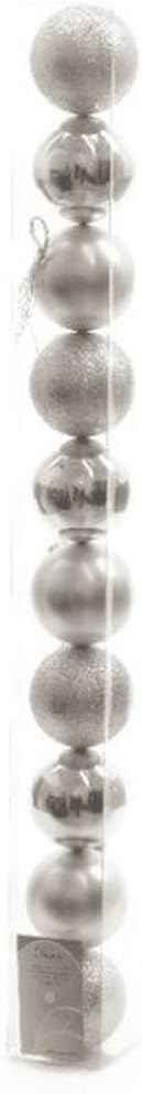 كرات زينة ذهبية